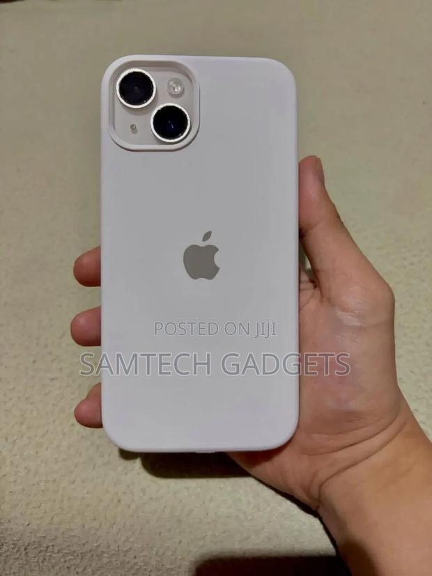 Apple iPhone 13 256 GB Pink - main view