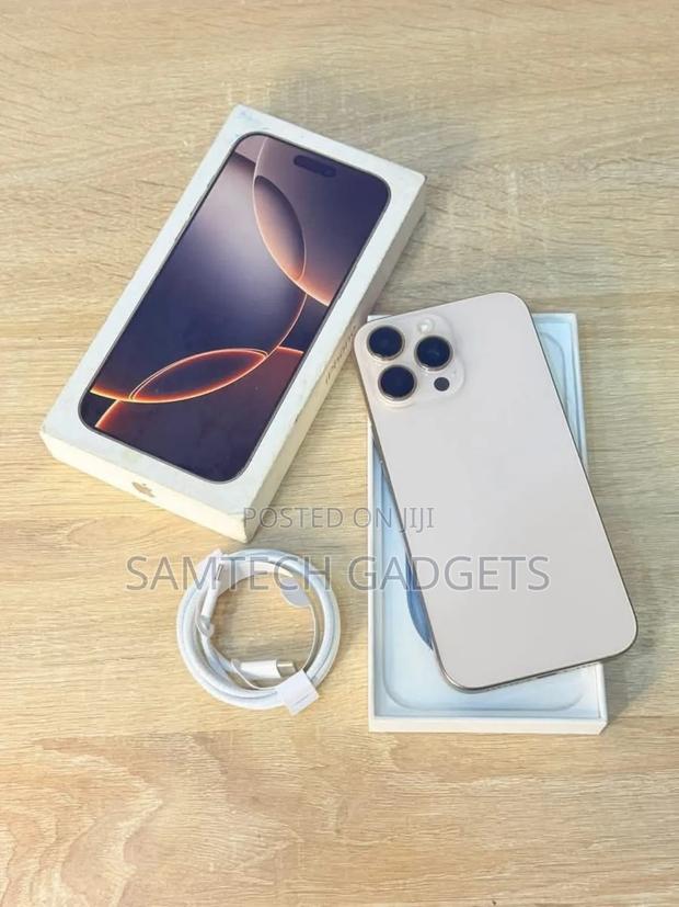 Apple iPhone 16 Pro Max 256 GB Gold - main view