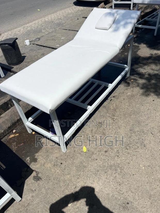 Professional Massage Bed With Storage Adjustable Height