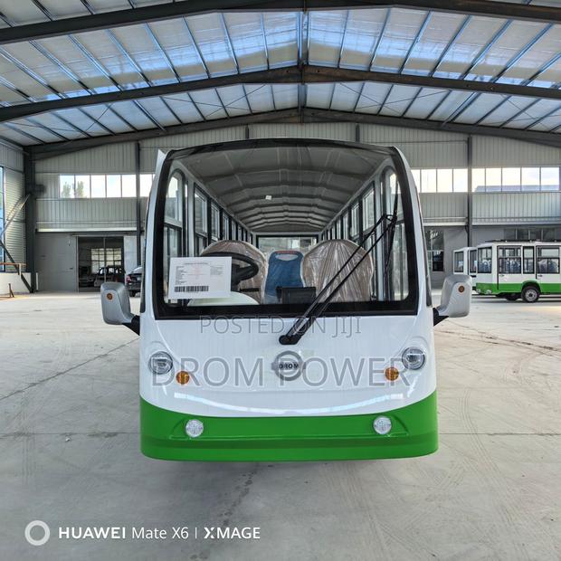 New Bus 2025 White - thumbnail 5