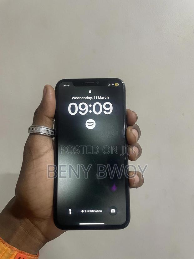 Apple iPhone X 256 GB Black - main view