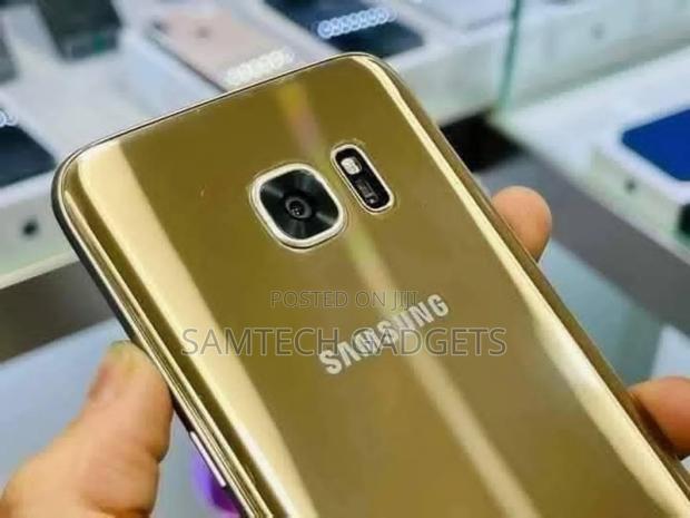 Samsung Galaxy S7 edge 32 GB Gold - thumbnail 3