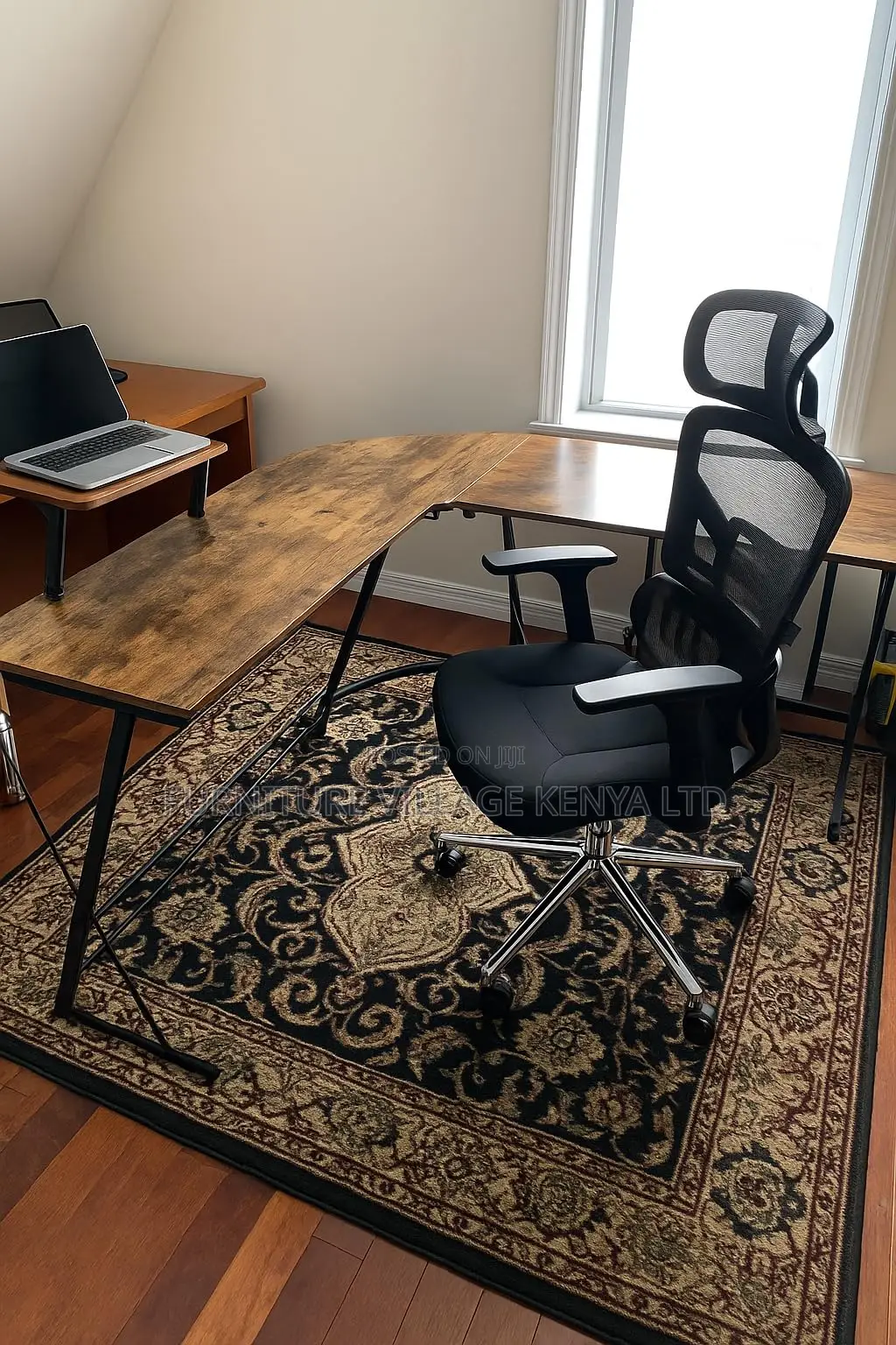Office Chairs: High-back Executive Orthopedic Seats