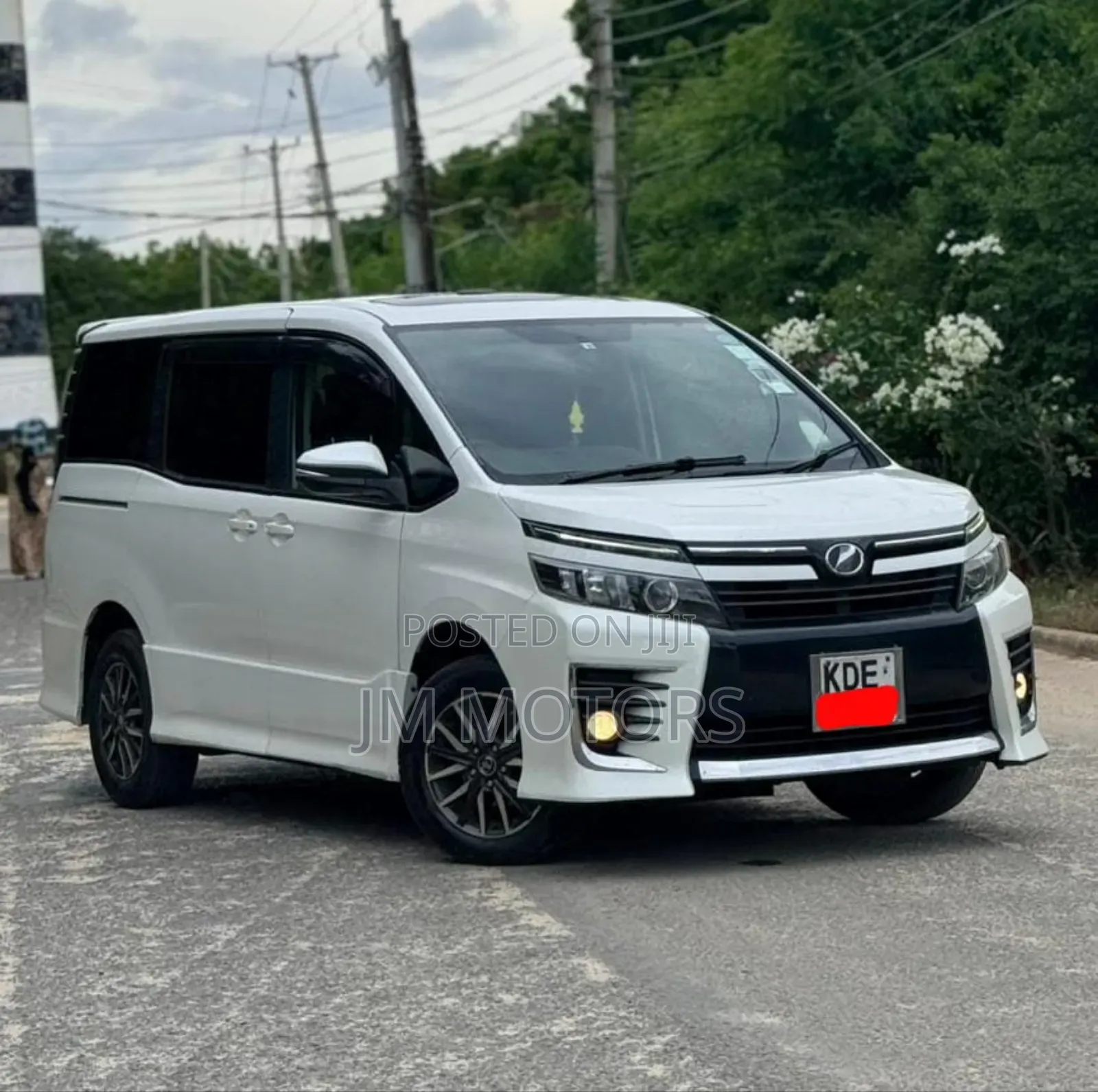 Toyota Voxy 2015 White