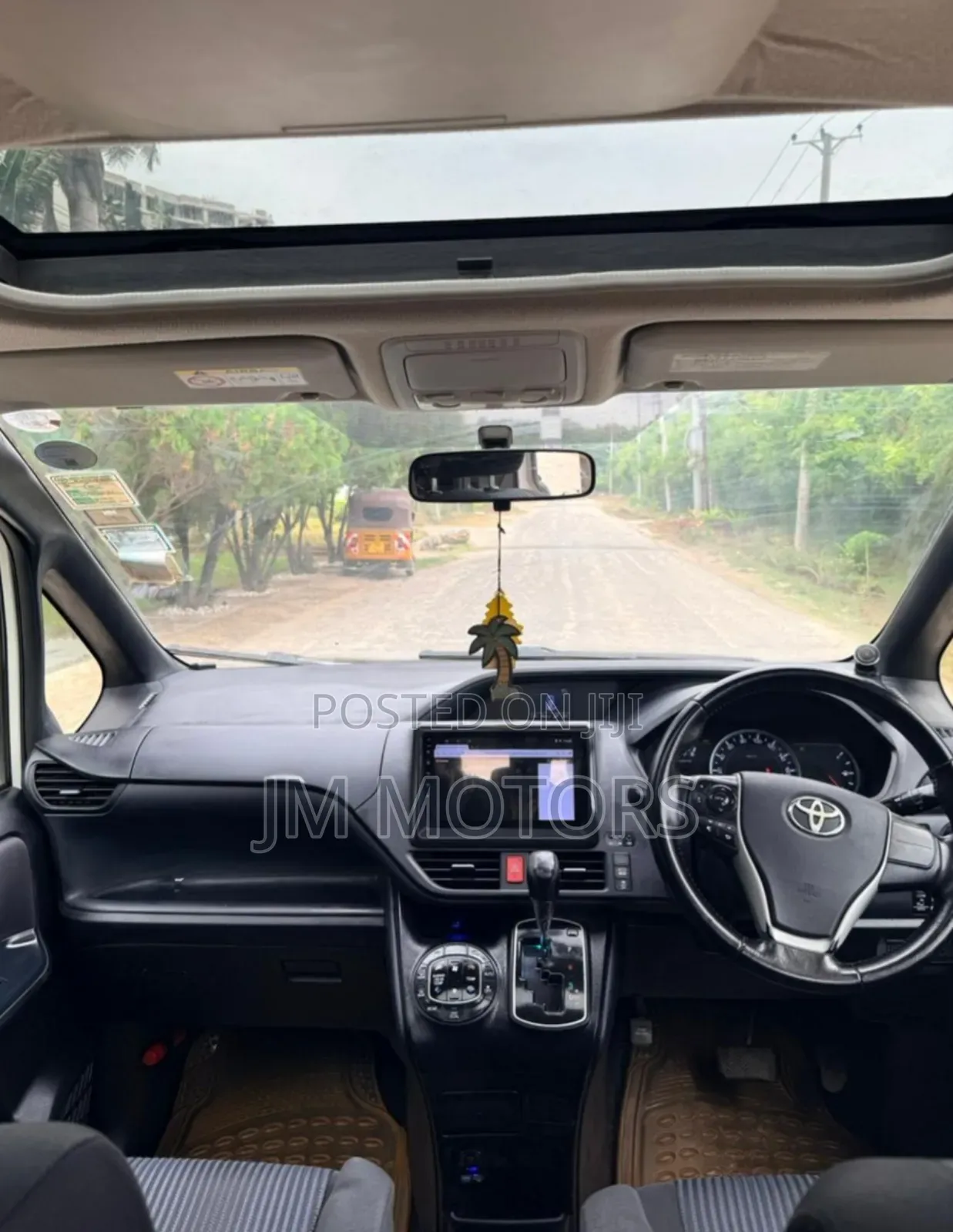 Toyota Voxy 2015 White