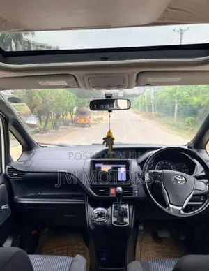 Toyota Voxy 2015 White