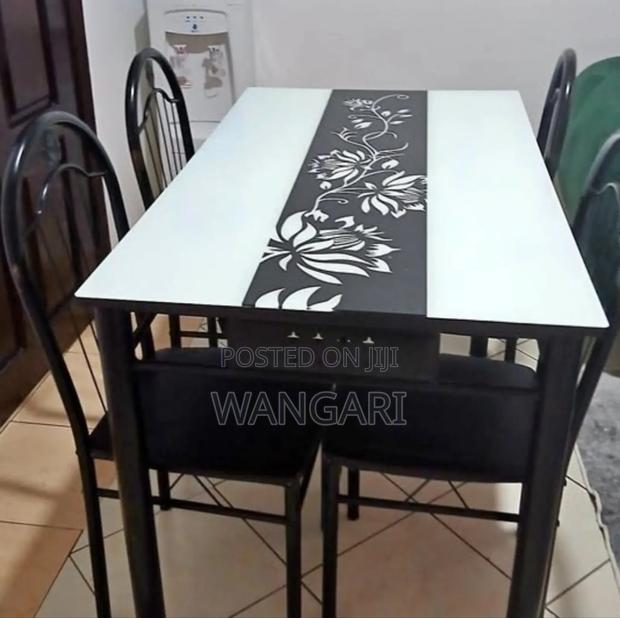 White 4 Sitter Dinning Table T(65d)