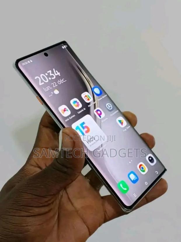 Tecno Camon 40 Pro 4G 256 GB Gray - thumbnail 2