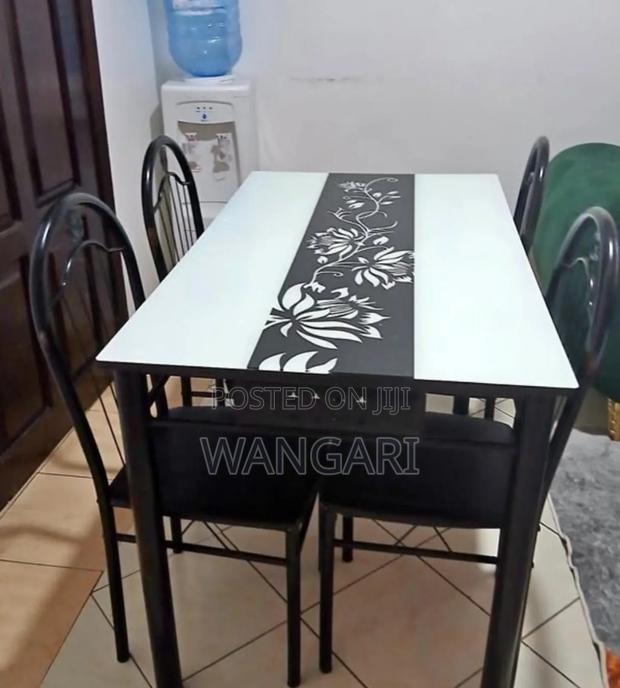 Portable White 4 Sitter Dinning Table - main view