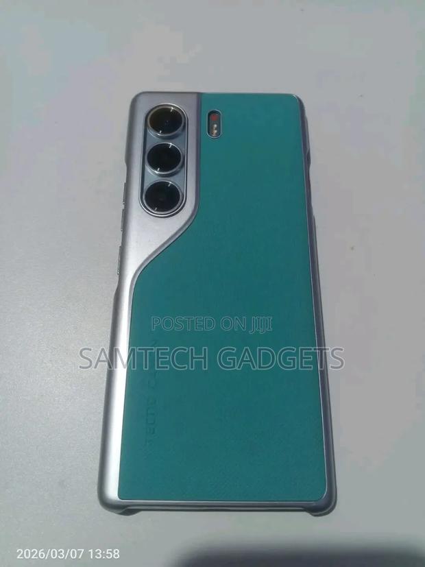 Tecno Camon 40 Pro 5G 256 GB Blue - thumbnail 3