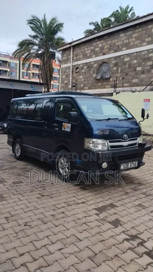 Toyota HiAce 2013 Blue