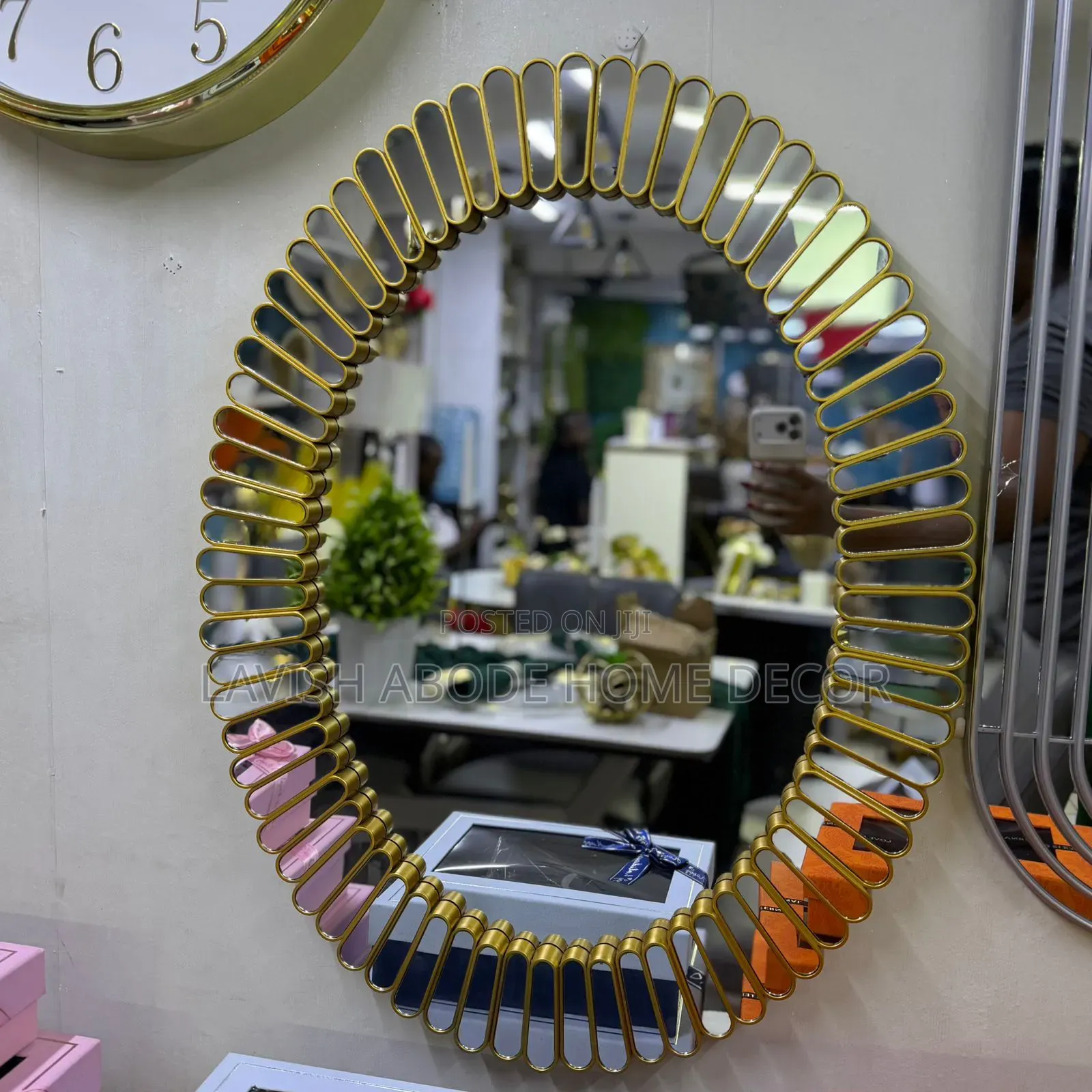 Oval Shaped Decorative Mirror for Dining,Homes, Office.