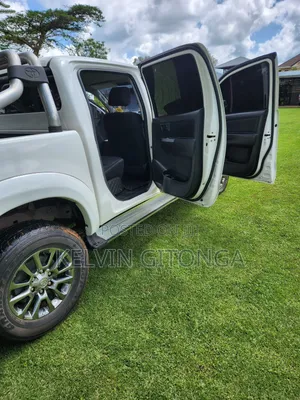 Toyota Hilux 2015 White