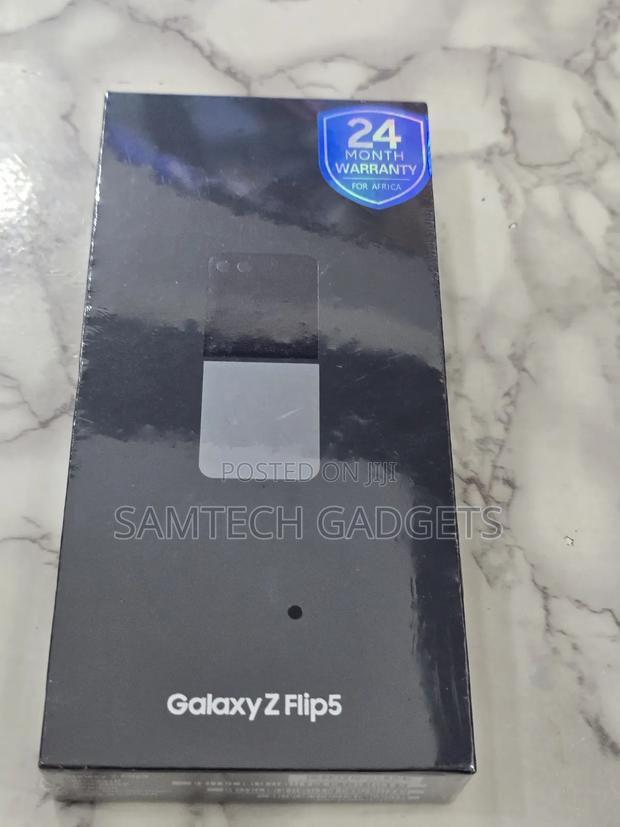 New Samsung Galaxy Z Flip 5 256 GB Black - main view