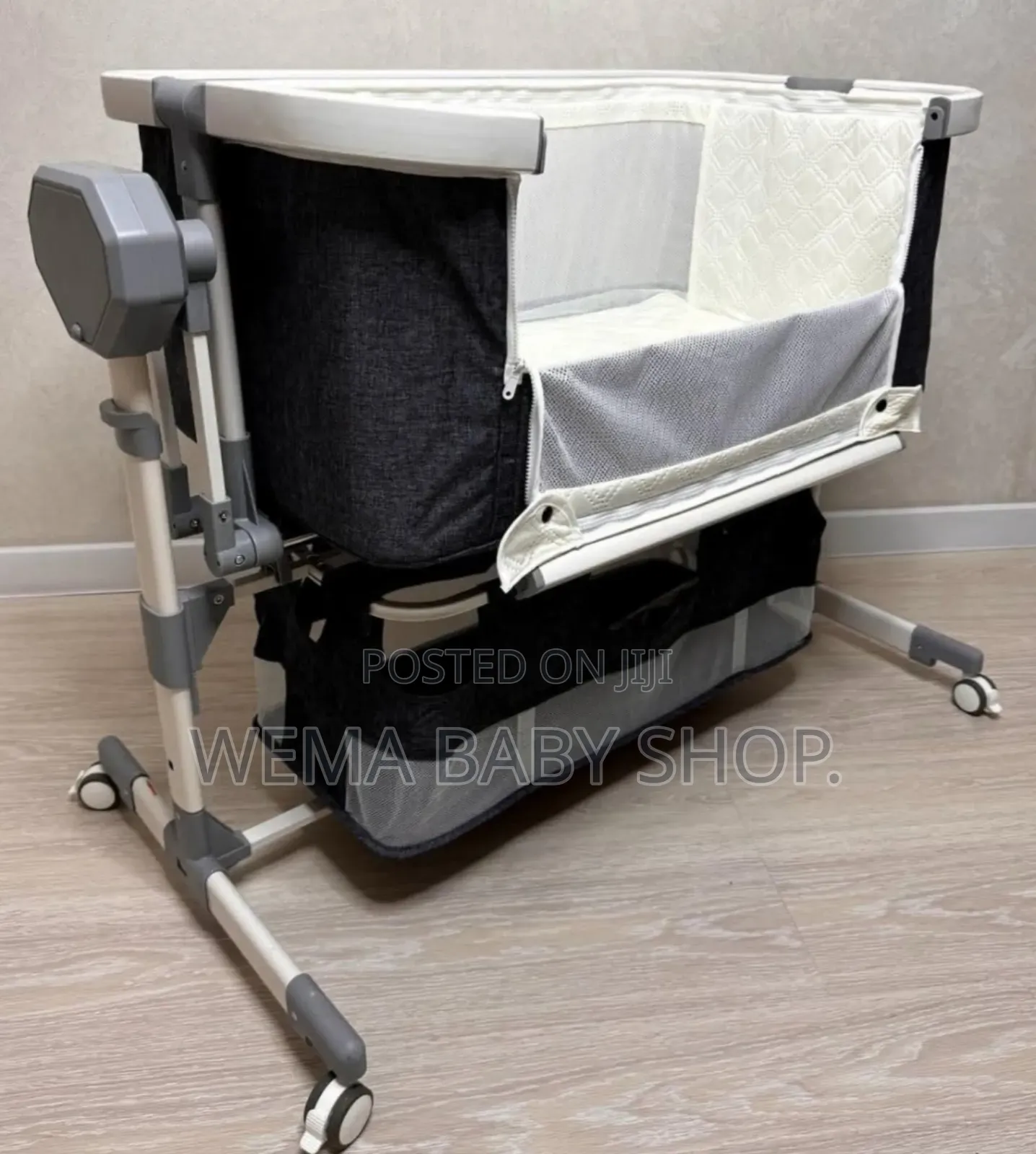Electric Portable Rocking Bassinet/Cosleeper With Music and Remote