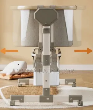 Electric Portable Rocking Bassinet/Cosleeper With Music and Remote