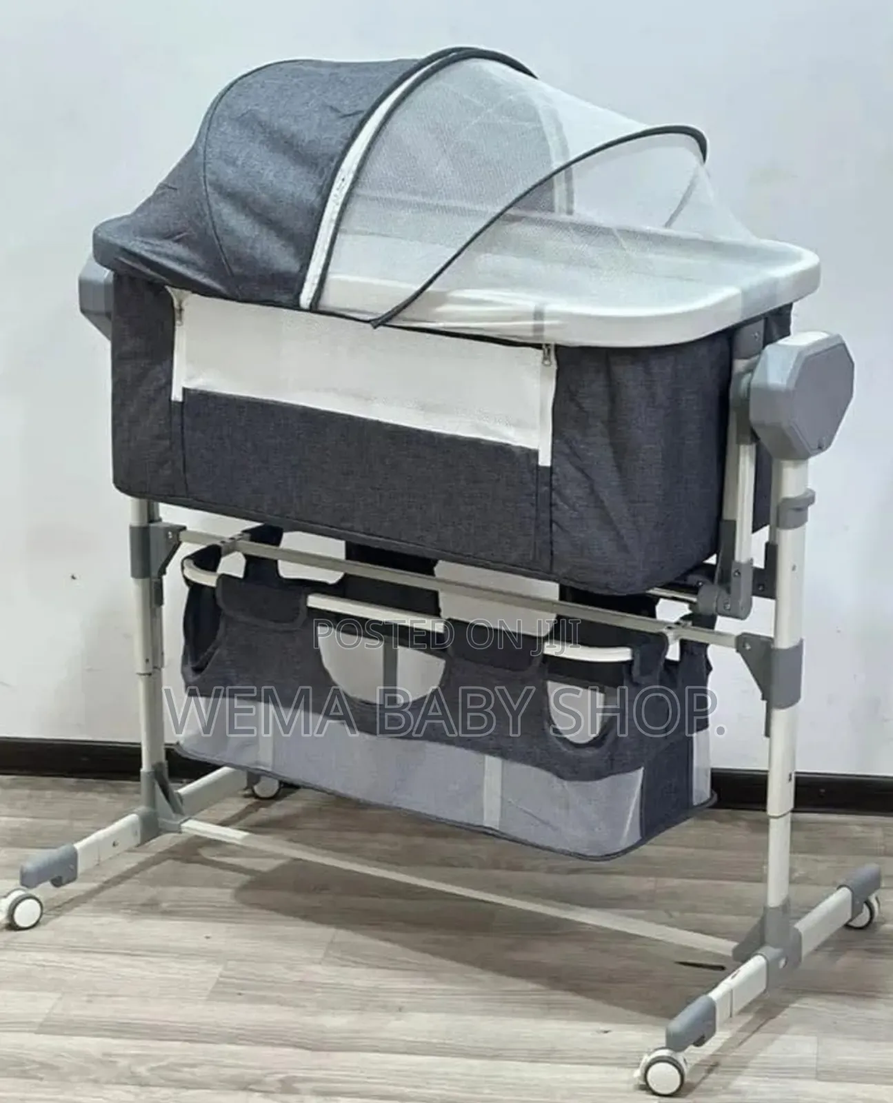 Electric Portable Rocking Bassinet/Cosleeper With Music and Remote
