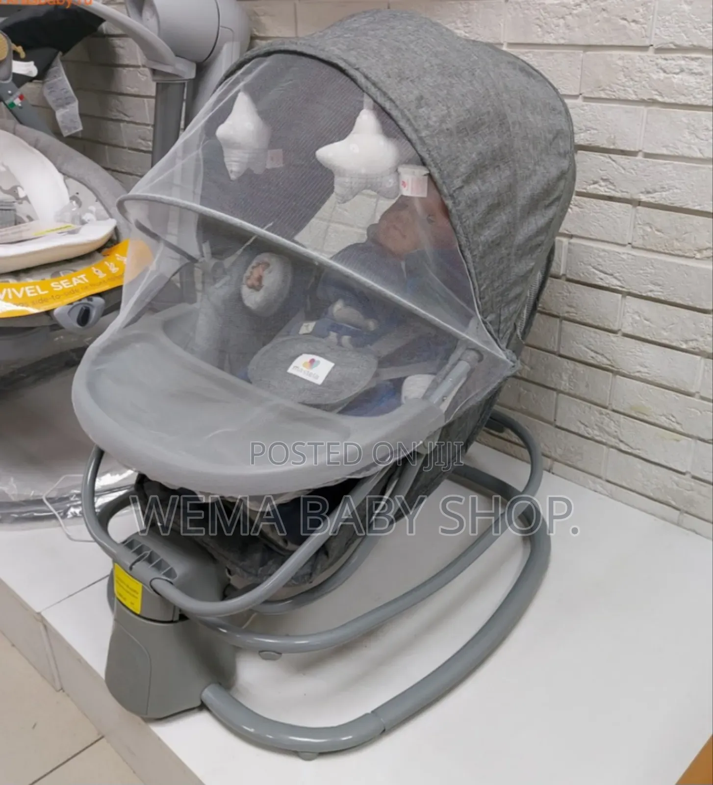 Electric Mastela 4-in-1 Multi-Functional Bassinet/Swing/Feeding Chair