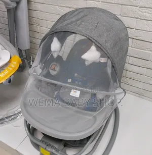 Electric Mastela 4-in-1 Multi-Functional Bassinet/Swing/Feeding Chair