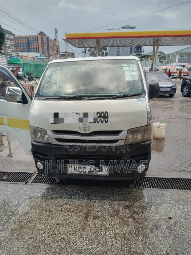 Toyota HiAce 2012 White