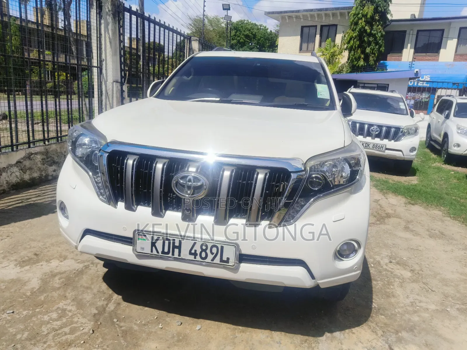 Toyota Land Cruiser 2015 White
