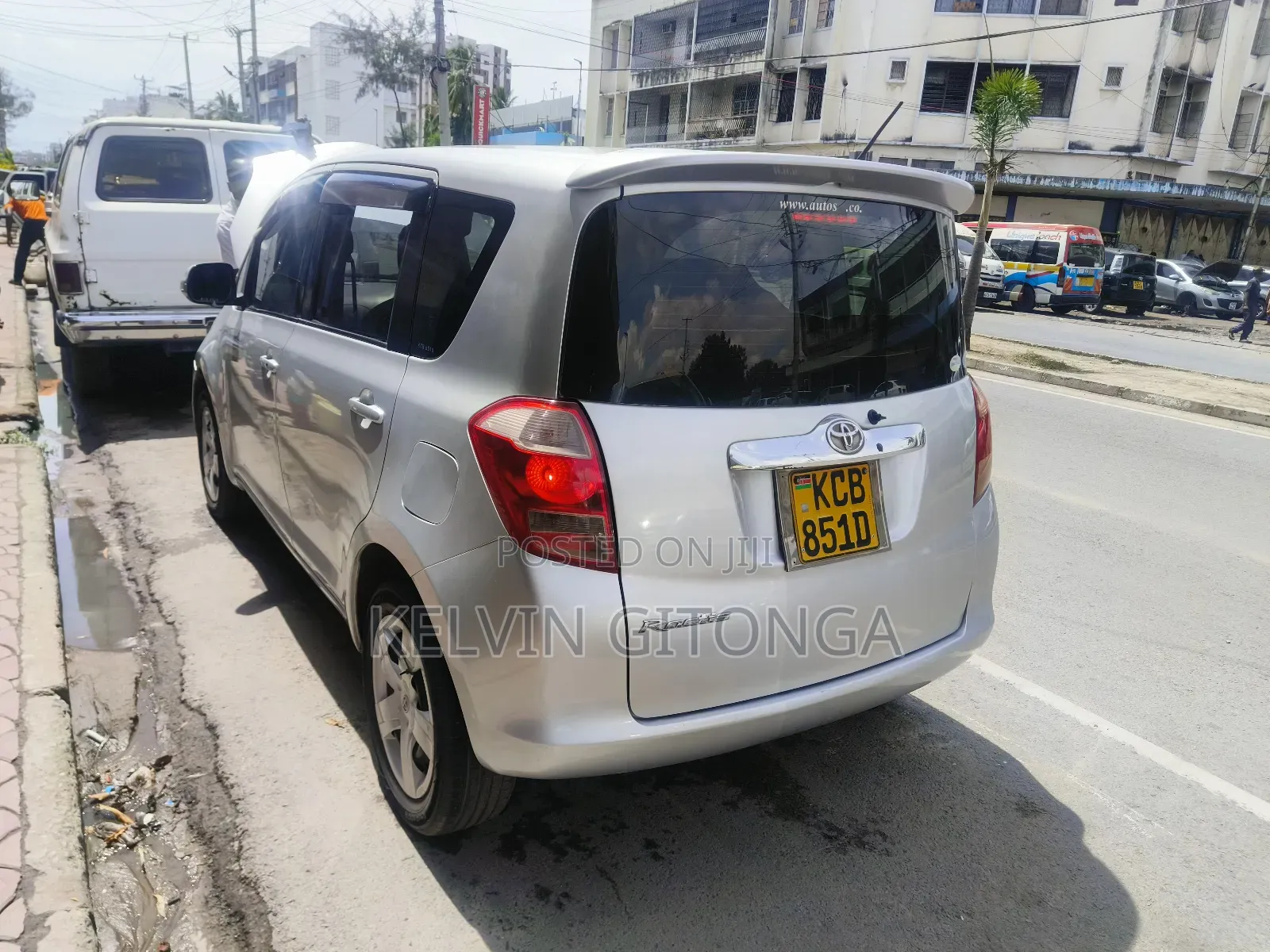 Toyota Ractis 2011 Silver