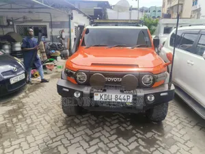 Toyota FJ Cruiser 2017 Orange