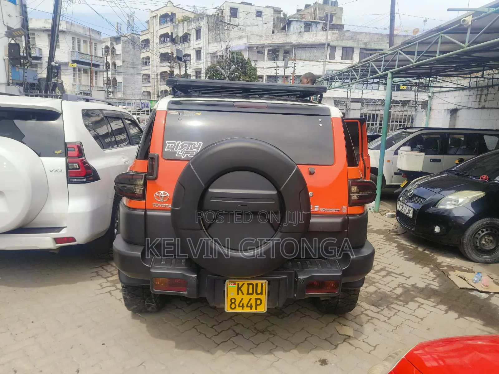Toyota FJ Cruiser 2017 Orange