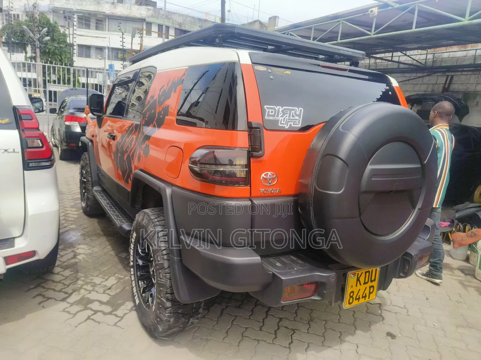 Toyota FJ Cruiser 2017 Orange
