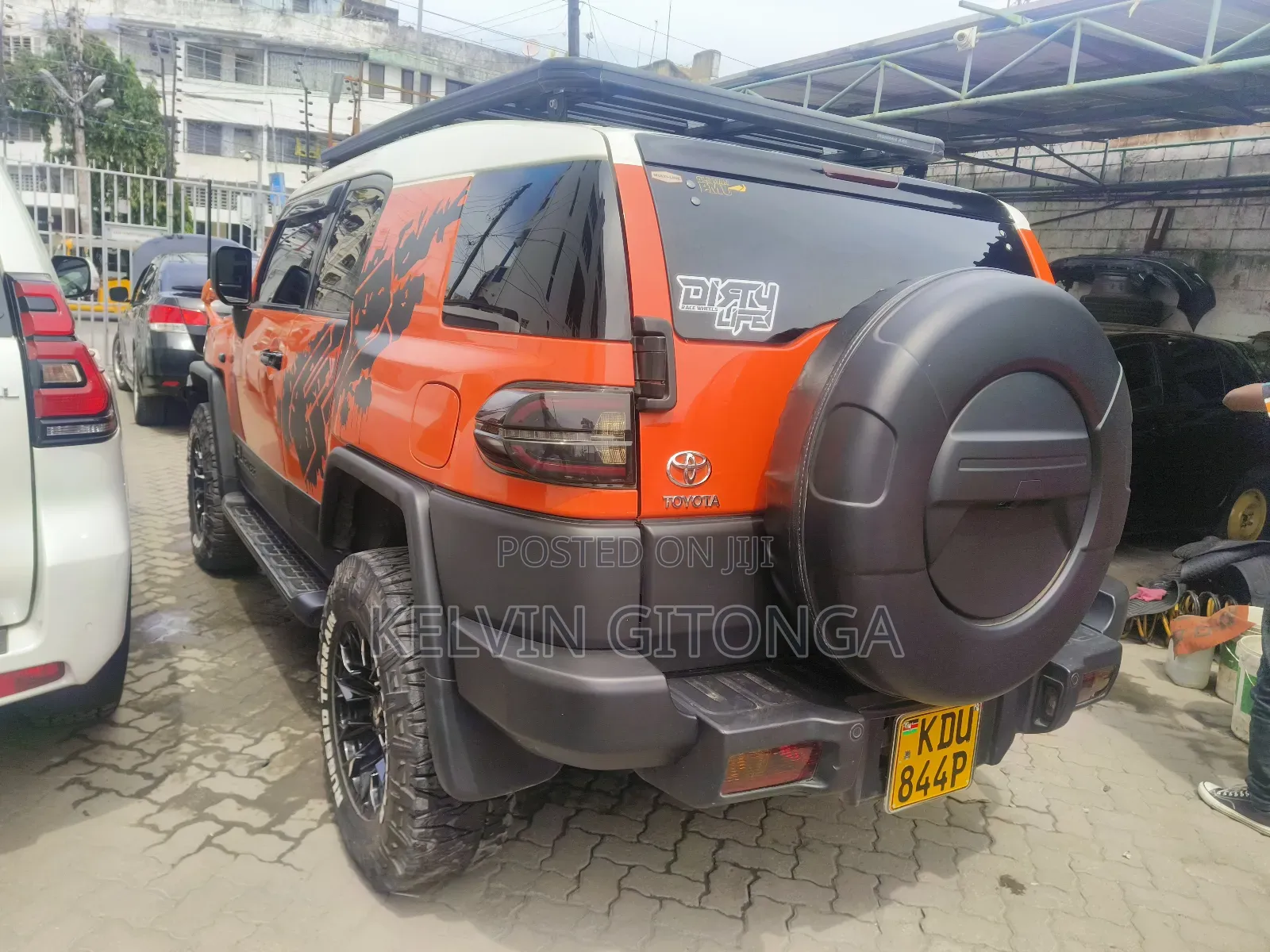 Toyota FJ Cruiser 2017 Orange