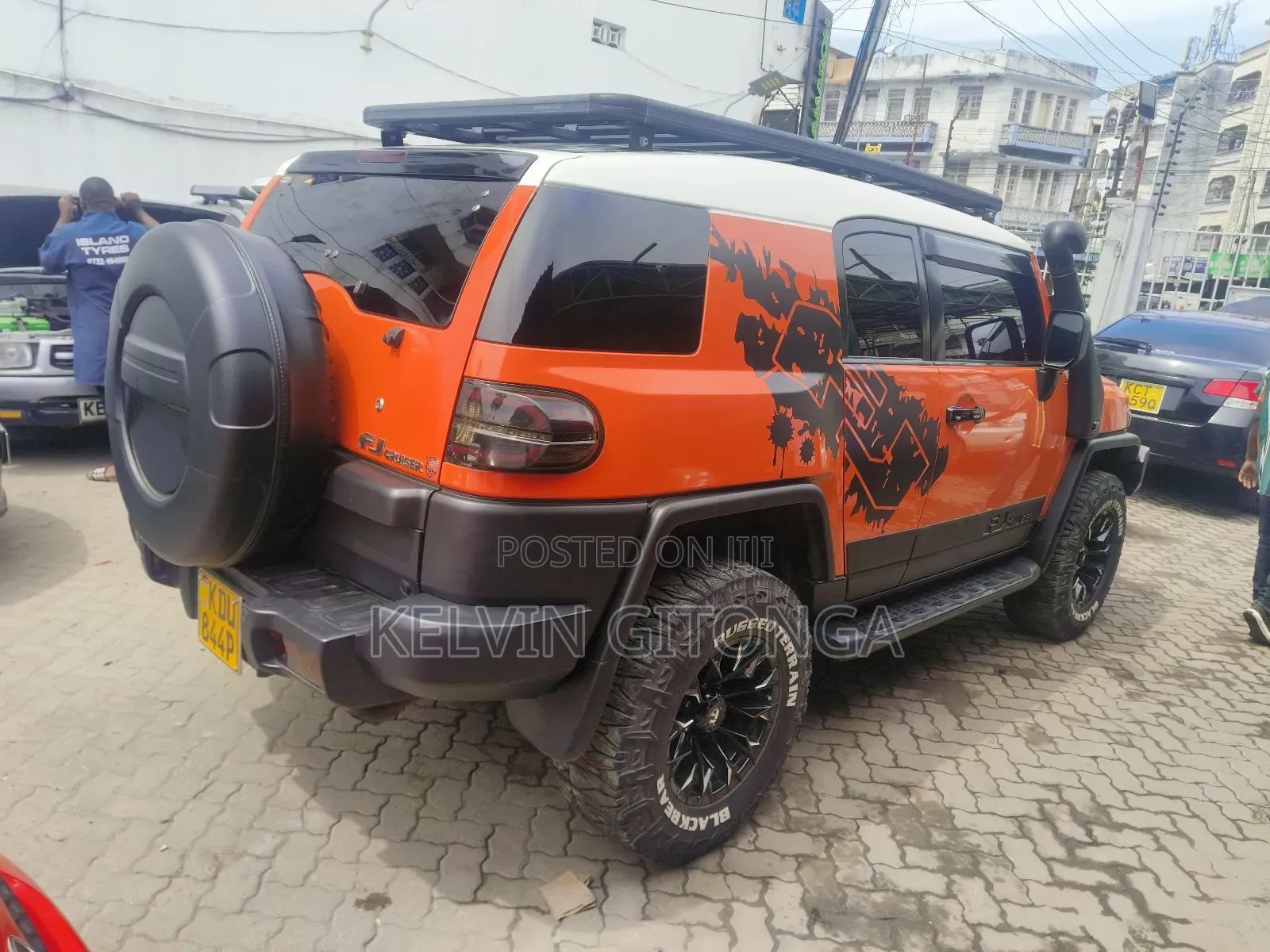 Toyota FJ Cruiser 2017 Orange