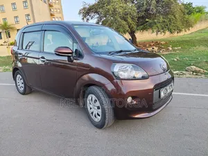 Toyota Porte 2016 Beige