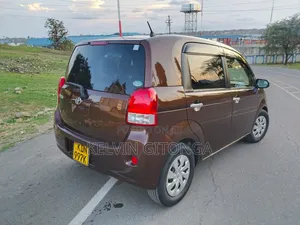Toyota Porte 2016 Beige