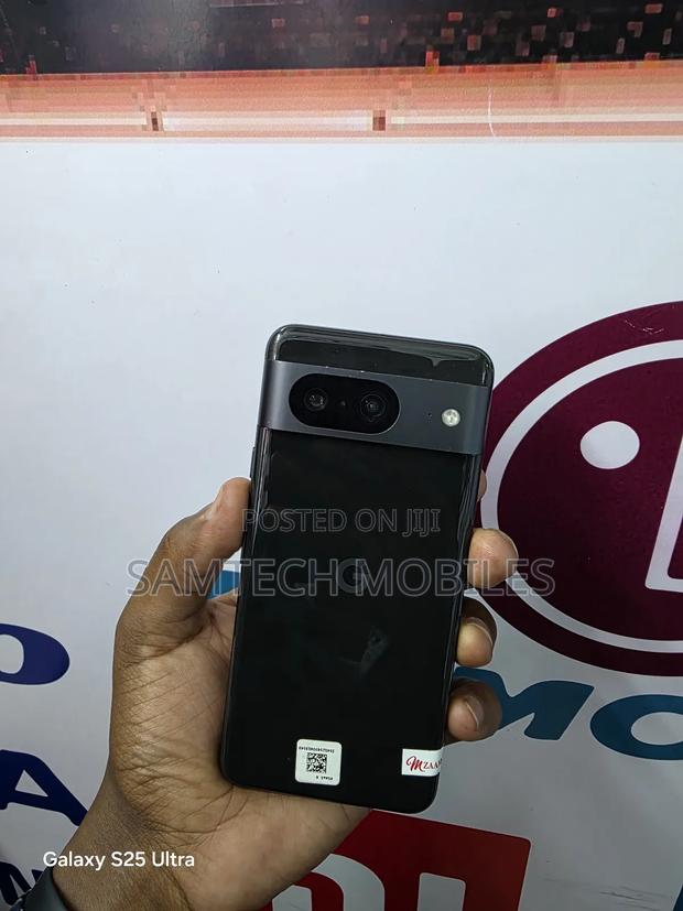 Google Pixel 8 128 GB Black - main view