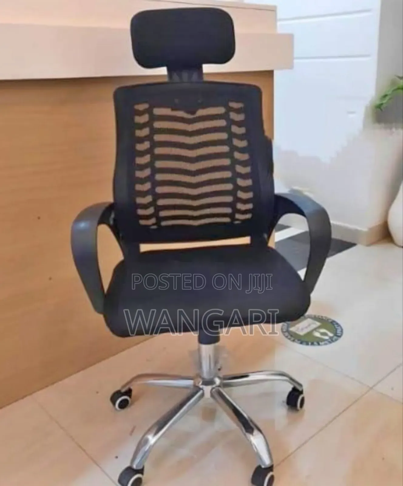 Rotating Office Chair With Headrest