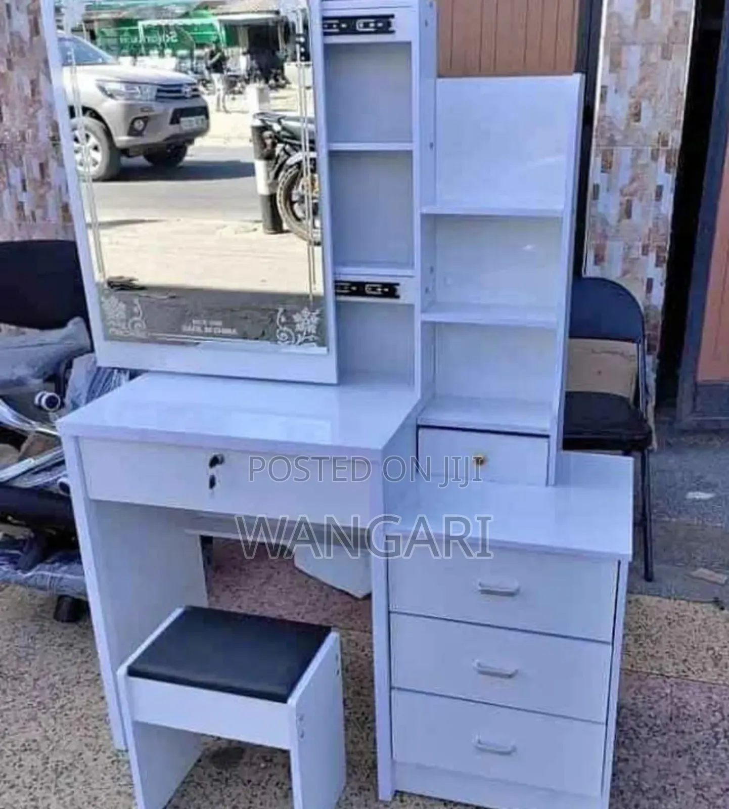 Plan White Dressing Table With Sliding Mirror