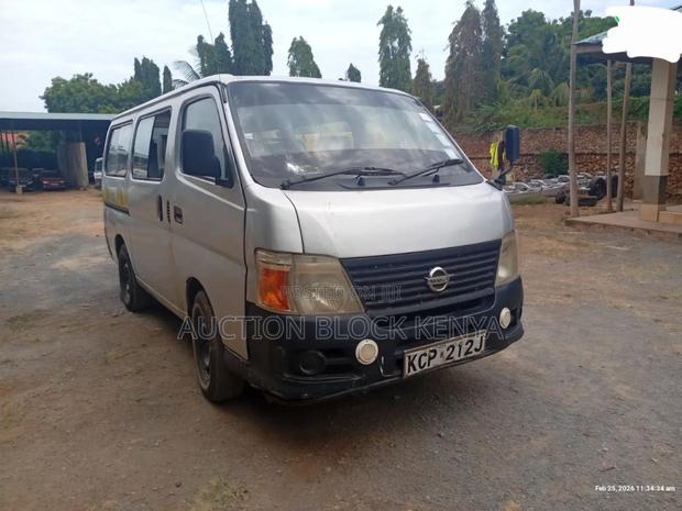 Nissan Caravan (Urvan) 2009 Silver