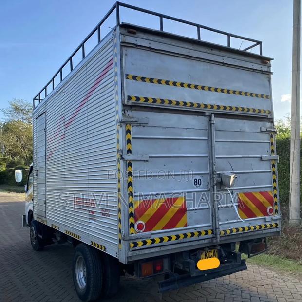 Toyota Dyna Double - thumbnail 5