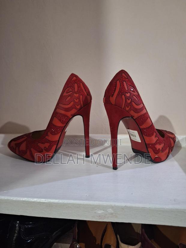 Red Stilettos - thumbnail 3