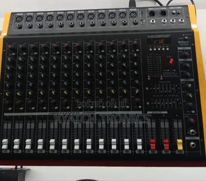 Max Powered Mixer 12