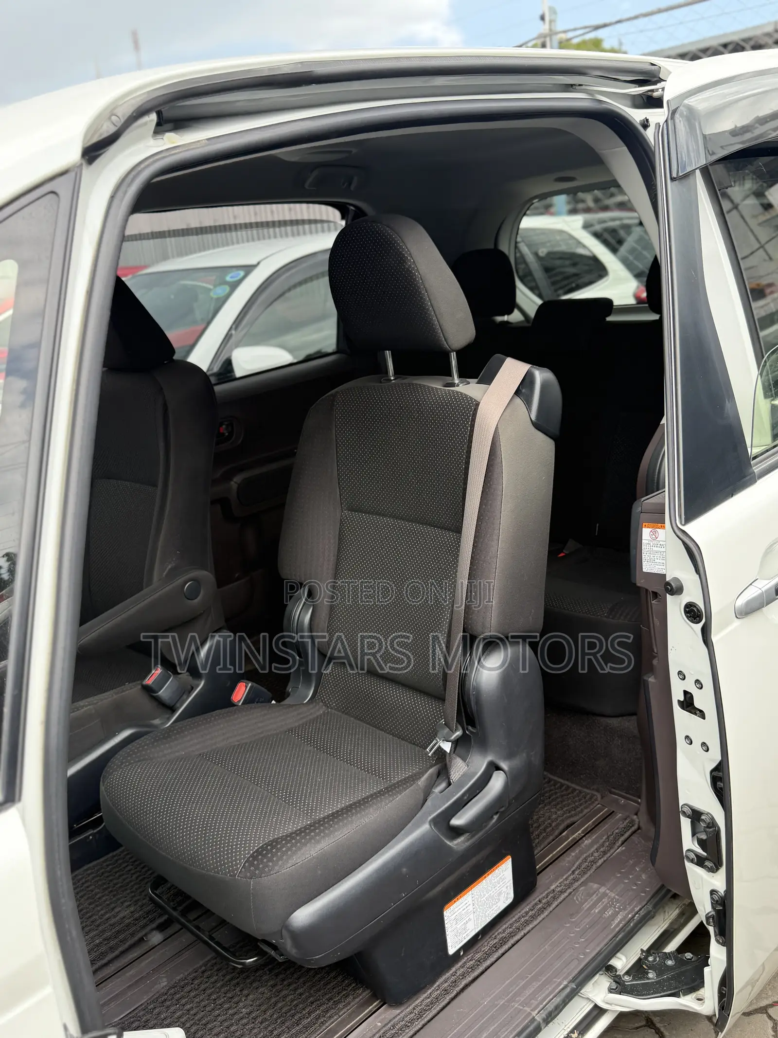 Toyota Spade 1.5 2019 White