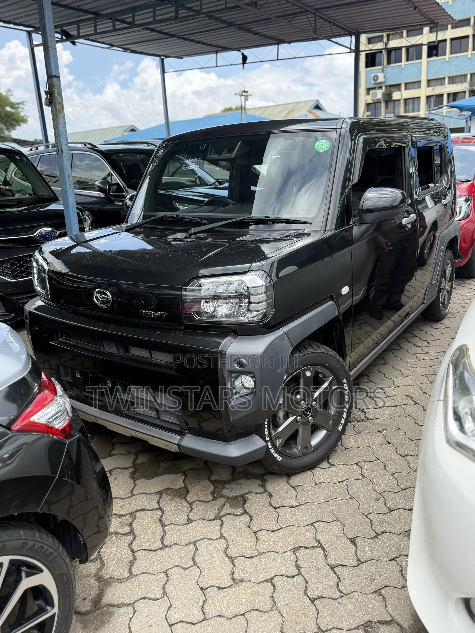 Daihatsu Tanto 660 FWD 2019 Black