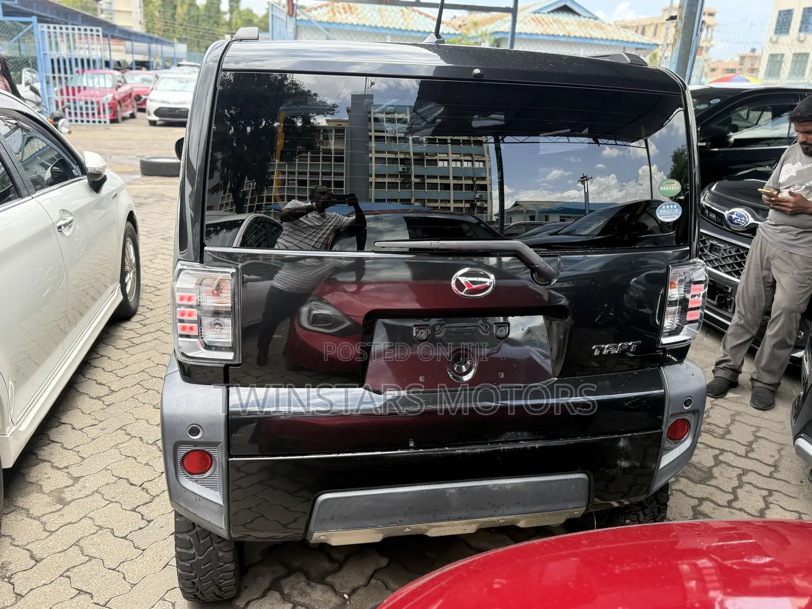Daihatsu Tanto 660 FWD 2019 Black