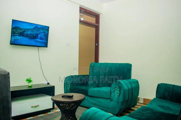 Eagles 1bedroom Airbnb - thumbnail 3