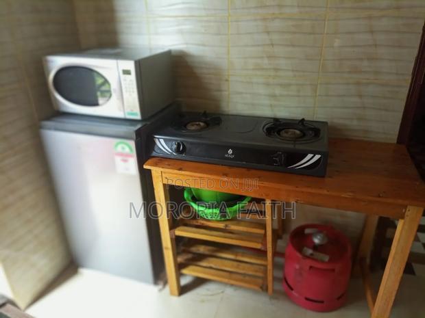 Eagles 1bedroom Airbnb - thumbnail 9