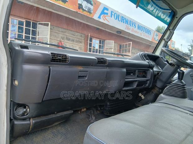 2019 Isuzu NPR - thumbnail 3