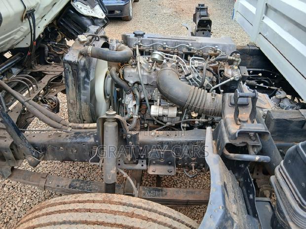 2019 Isuzu NPR - thumbnail 4