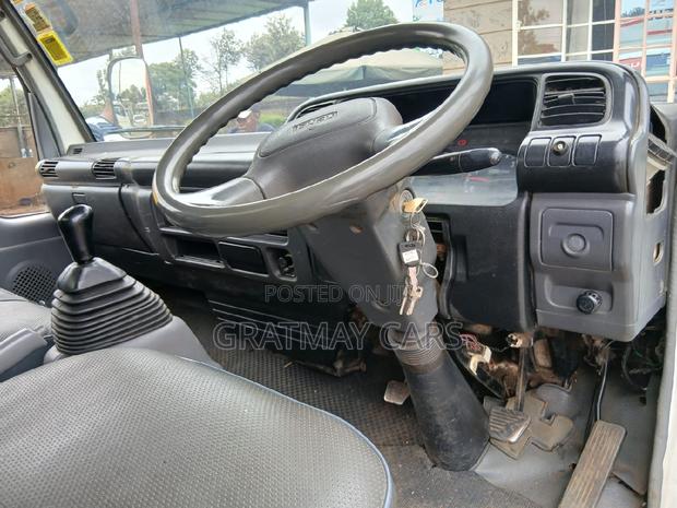 2019 Isuzu NPR - thumbnail 6