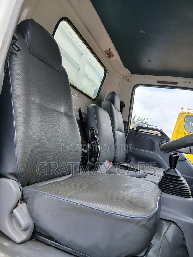 2019 Isuzu NPR - thumbnail 8