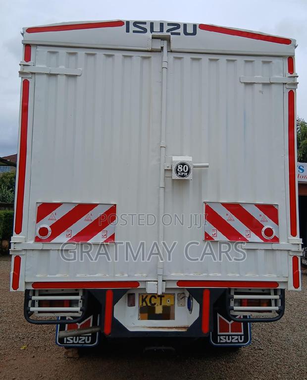 2019 Isuzu NPR - thumbnail 9